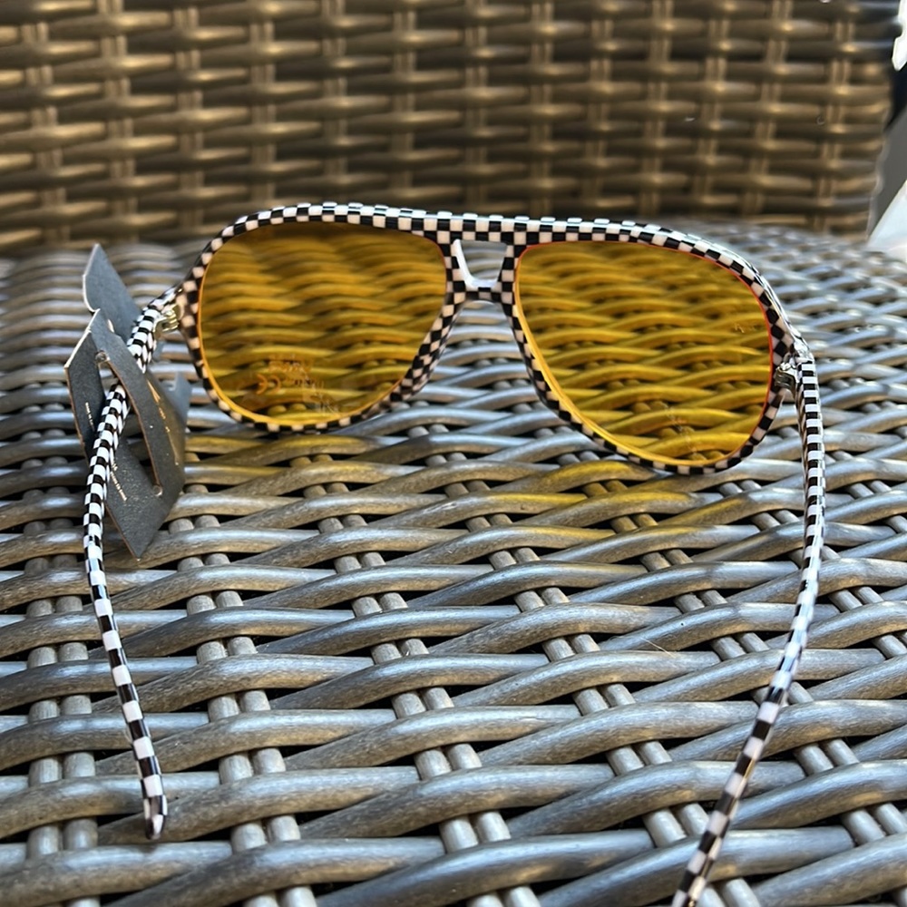 Vans Summer Holiday UV Protect Shades Sunglasses
NWT - Picture 8 of 16